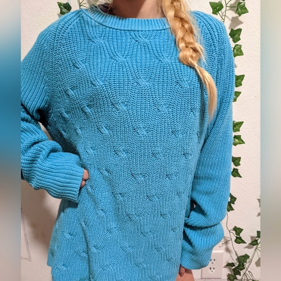 Blue Vintage Oversized Cable Knit Sweater - Picture 4 of 6